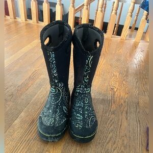 Bogs women’s rubber boots, size youth 5